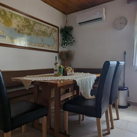 Apartment Viragos