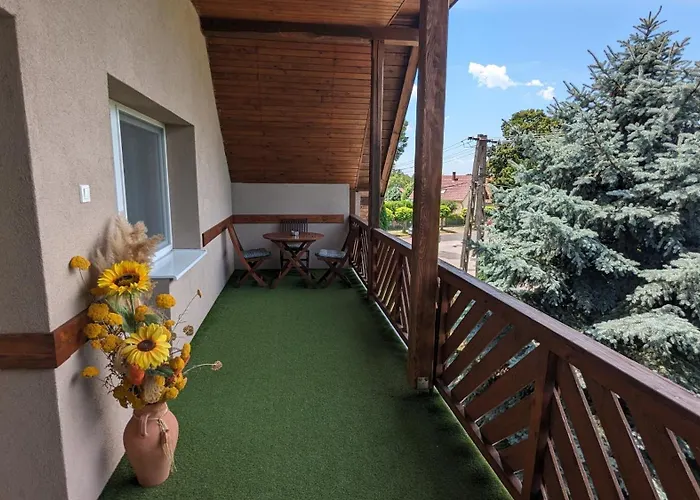 Virágos Apartamento *